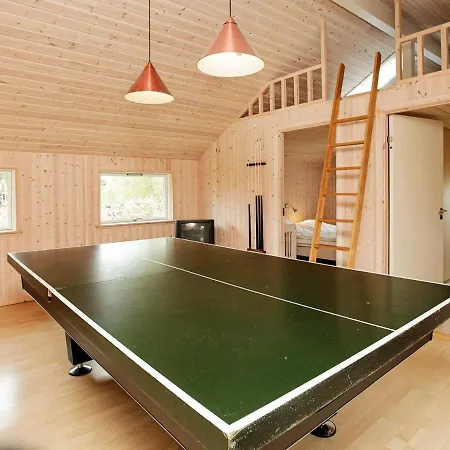Dom wakacyjny Five-bedroom Holiday In Glesborg 2 *