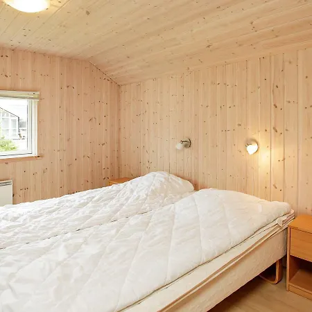 Five-bedroom Holiday In Glesborg 2