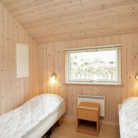 Dom wakacyjny Five-bedroom Holiday In Glesborg 2
