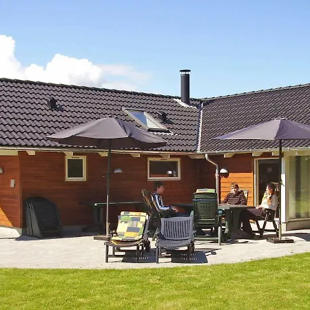 Dom wakacyjny Five-bedroom Holiday In Glesborg 2